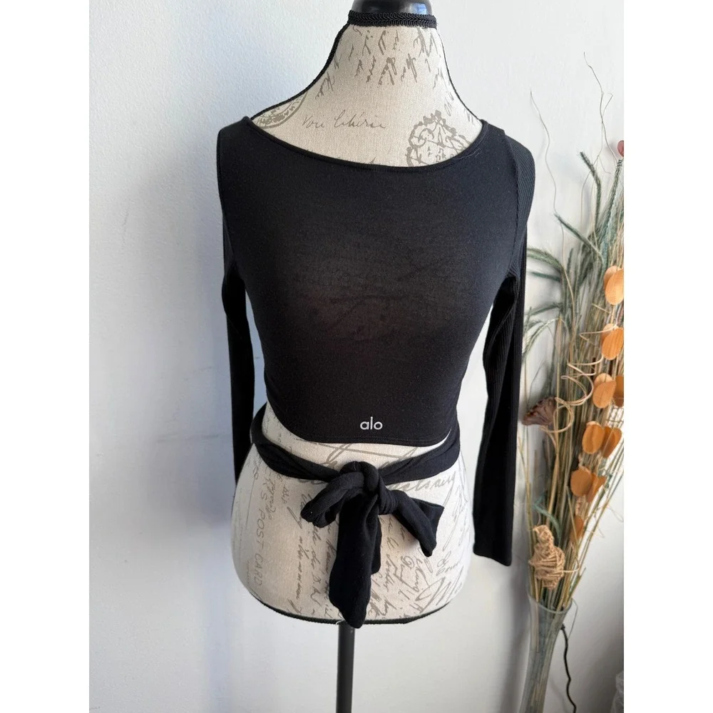 Alo Yoga Womens Black‎ Wrap Tie Waist Long Sleeve Ribbed Crop Top Scoop Neck
